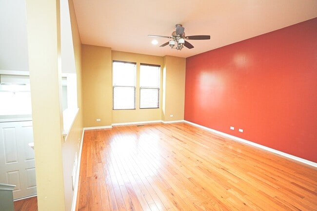 Photo - 470 Grosvenor Ln