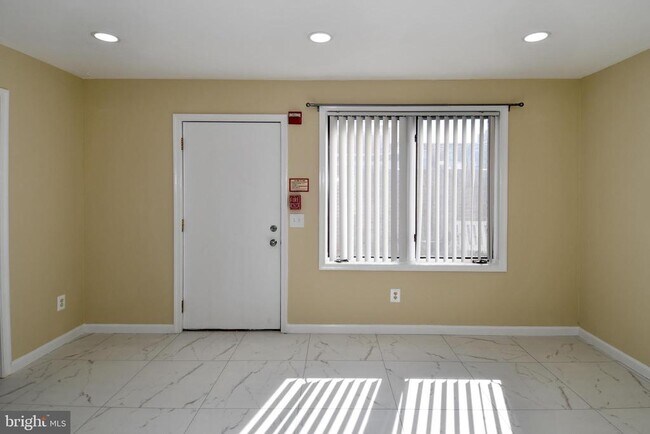 Photo - 113 N Fayette St Unit 3