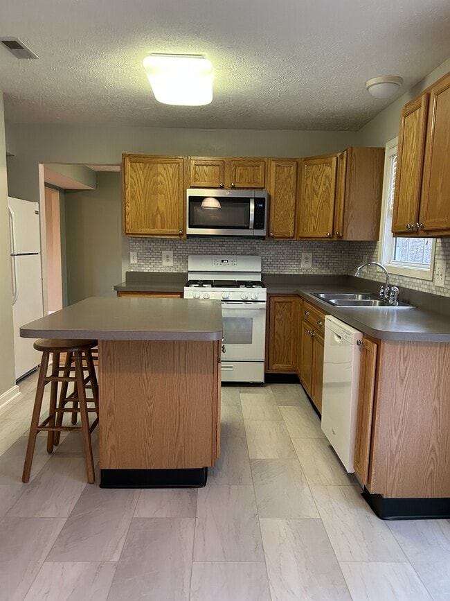 Photo - 46891 Bryan Rd