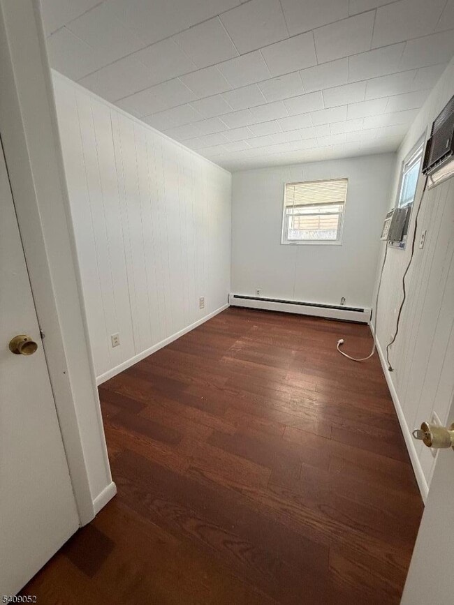 Photo - 98 Broughton Ave