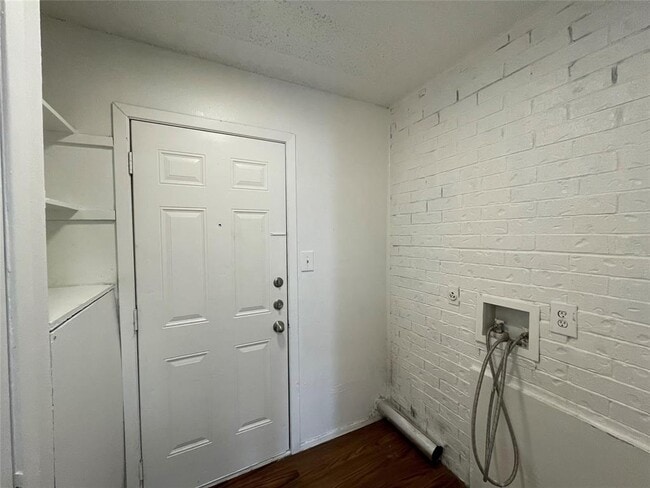 Photo - 8208 Sam Rayburn Dr