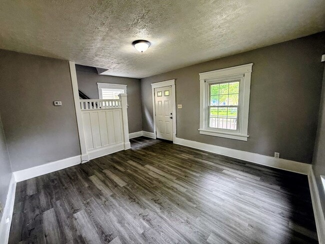 Photo - 4 Bedroom 1 Bathroom Single Family Home for Rent!