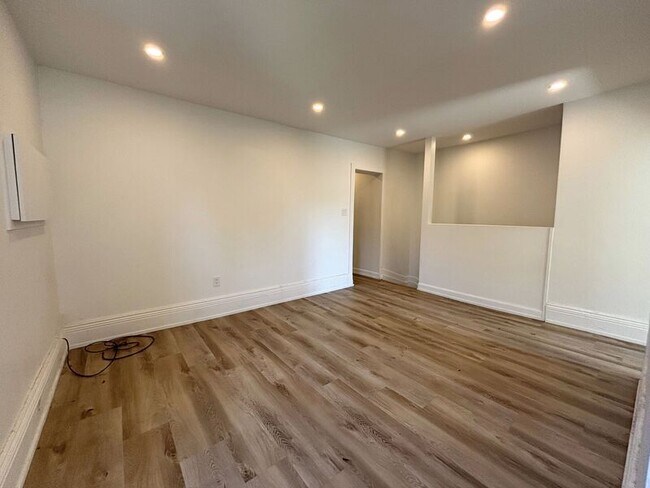 Photo - 26 Cayuga St Unit B