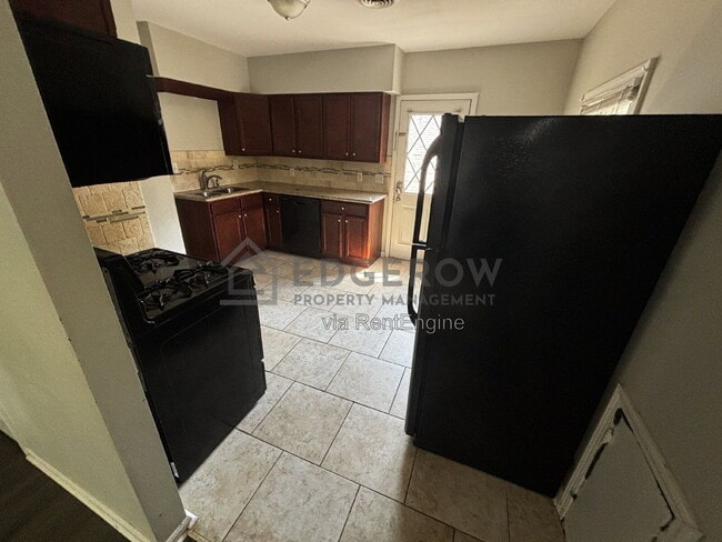 Photo - 354 Holmdene Blvd NE