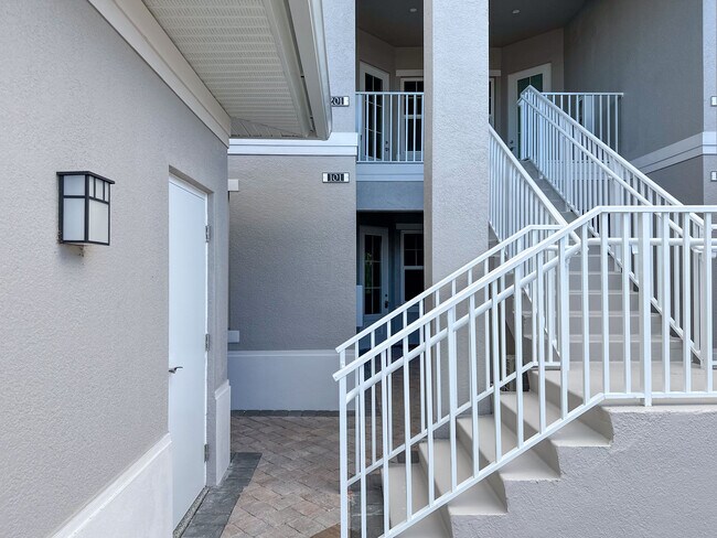 Entrance on Ground Floor - 262 Indies Dr E Unit 101