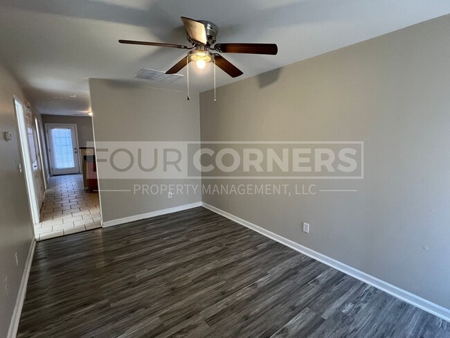 Photo - Lovely 3-bedroom 2-bath Apartment Unidad A