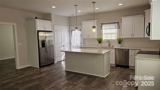 Photo - 1124 Clouse St