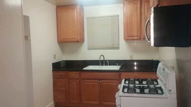 Photo - 2715 W 14th St Unit 101
