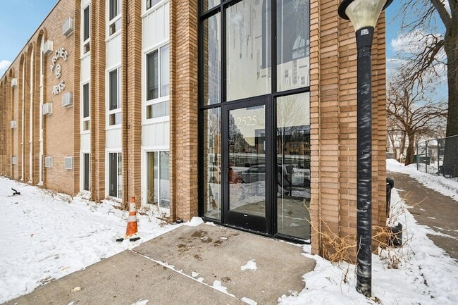 Photo - 2525 3rd Ave S