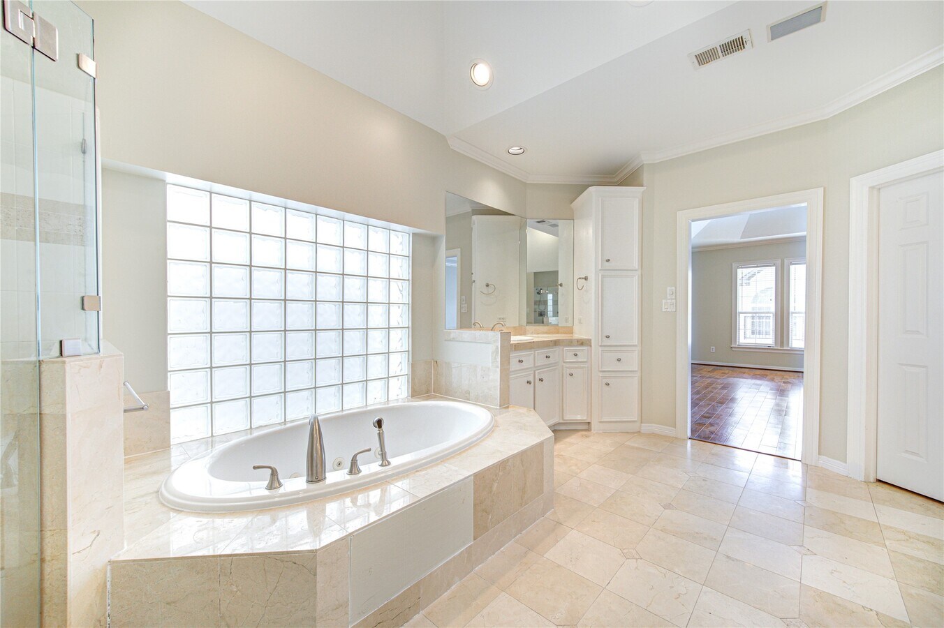 Photo - 2124 Nantucket Dr