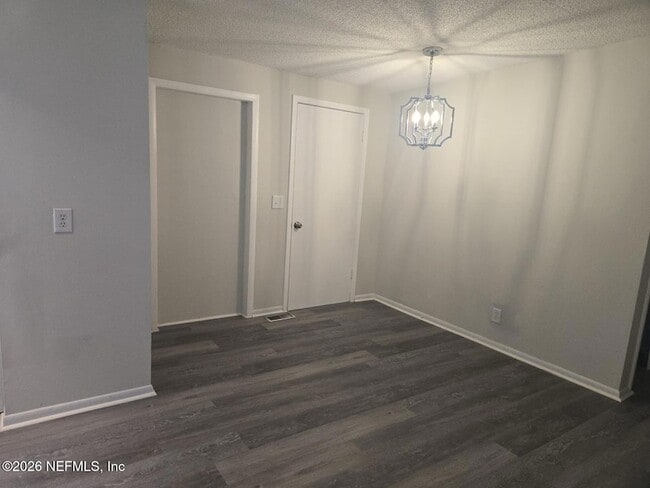 Photo - 1587 W 30th St