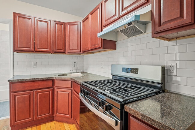 Photo - 295 Goldsmith Ave Unidad 3