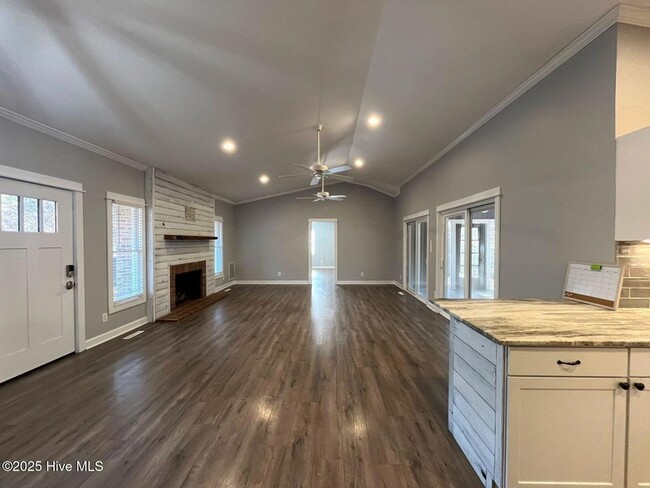 Photo - 105 Scuppernong Ct