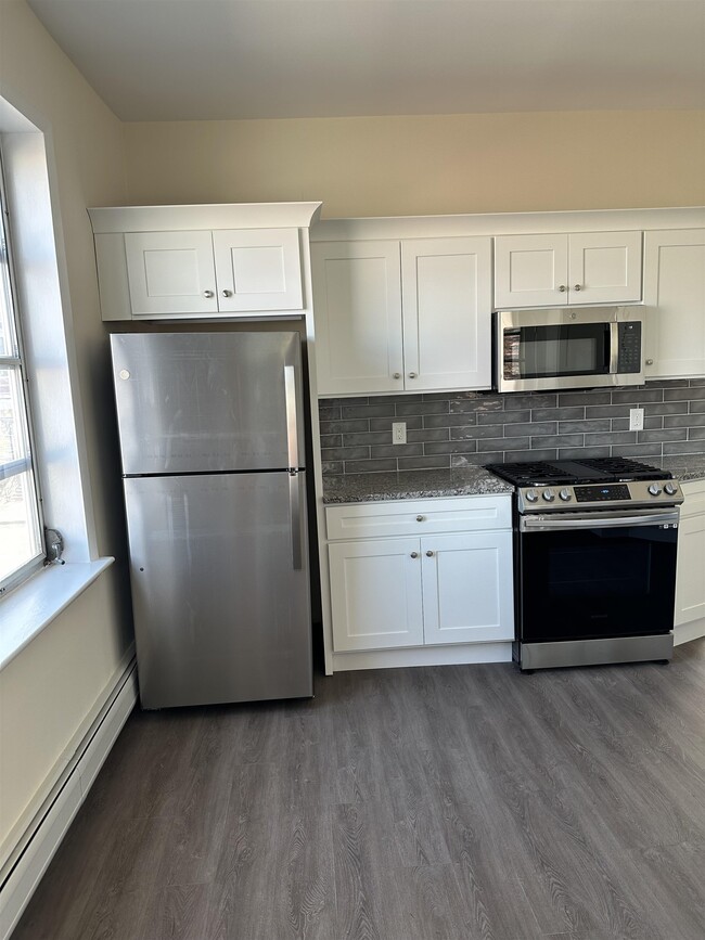 Photo - 547 Avenue A Apartamento Unidad 2