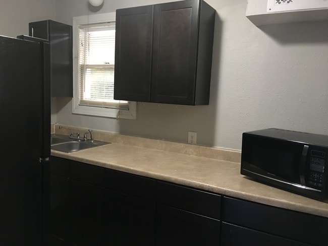 Full Size Kitchen - 3113 Benelva Dr Unit B