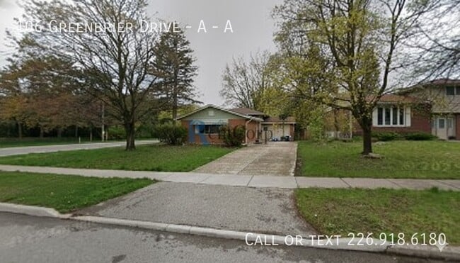 Building Photo - 106 Greenbrier Dr Unit A