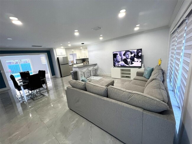 Photo - 2010 N 31st Ct