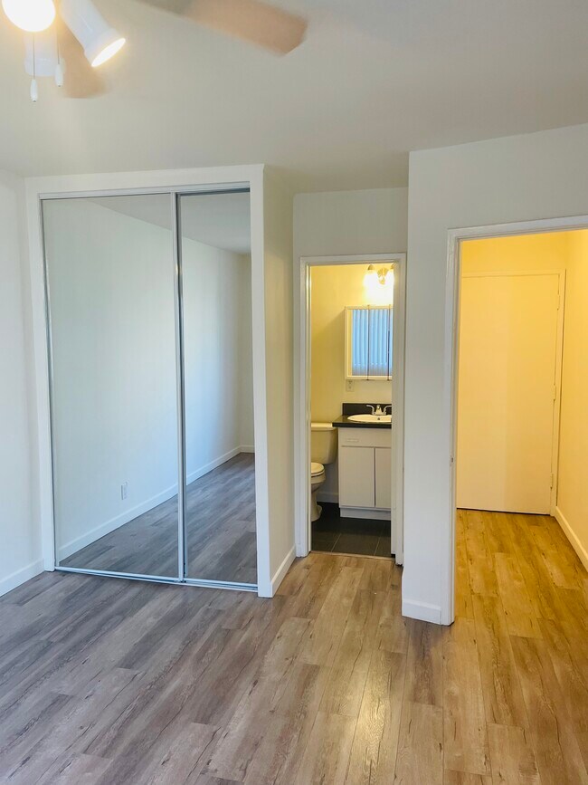 Photo - 501 Gayley Ave Unit 400