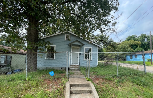Remodeled 2 Bed Home - Remodeled 2 Bed Home