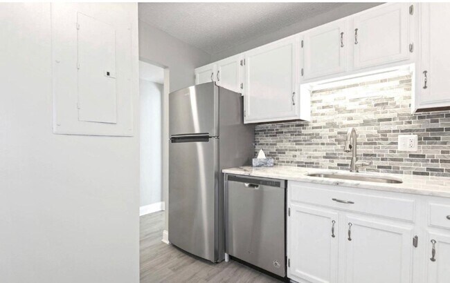 Photo - Renovated Herndon Condo