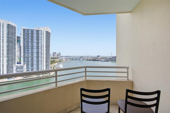 Photo - 888 Brickell Key Dr Unit 2010