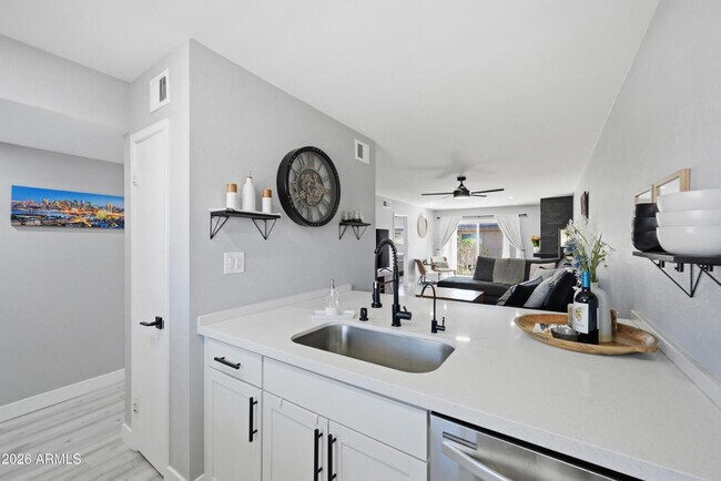 Photo - 7436 E Chaparral Rd Unidad 227B