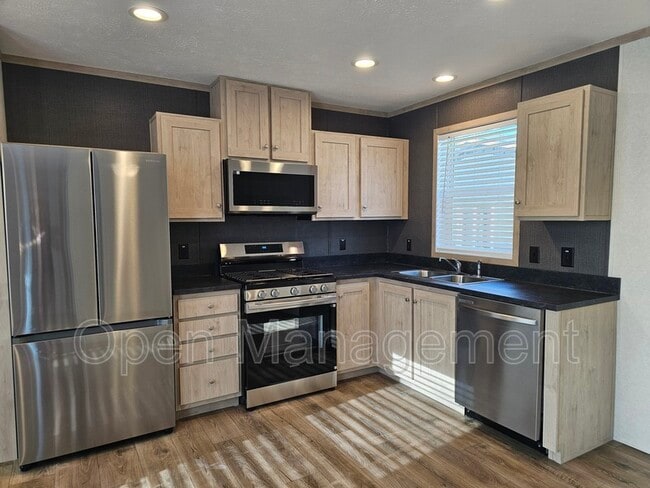 Building Photo - 700 S 12th St