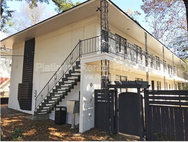 Building Photo - 711 Argonne Ave NE Unit 6 Rental