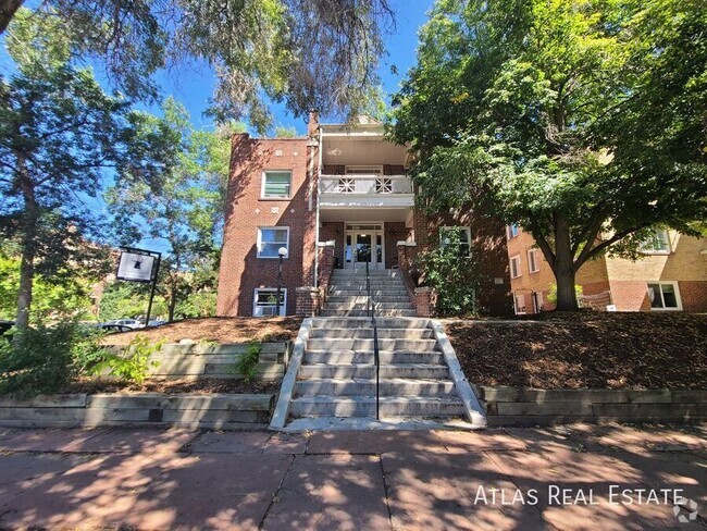 Building Photo - ***NEWLY RENOVATED*** Beautiful Victorian ... Unit 5 Rental