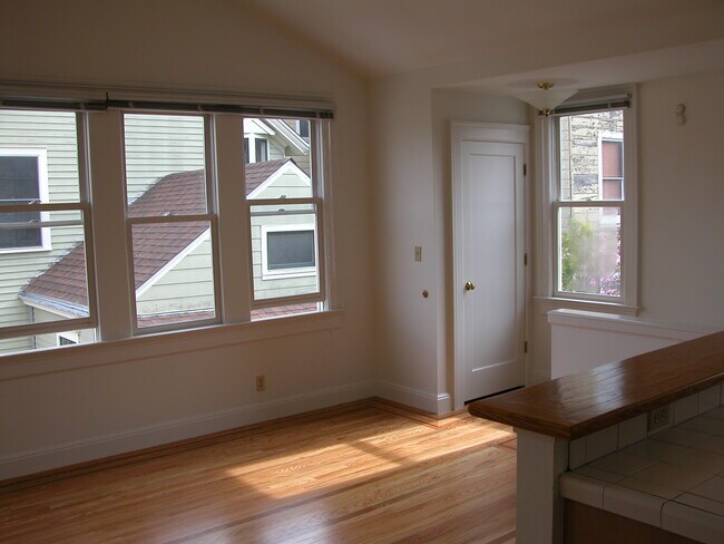 Photo - 680 Shotwell St Unit 680