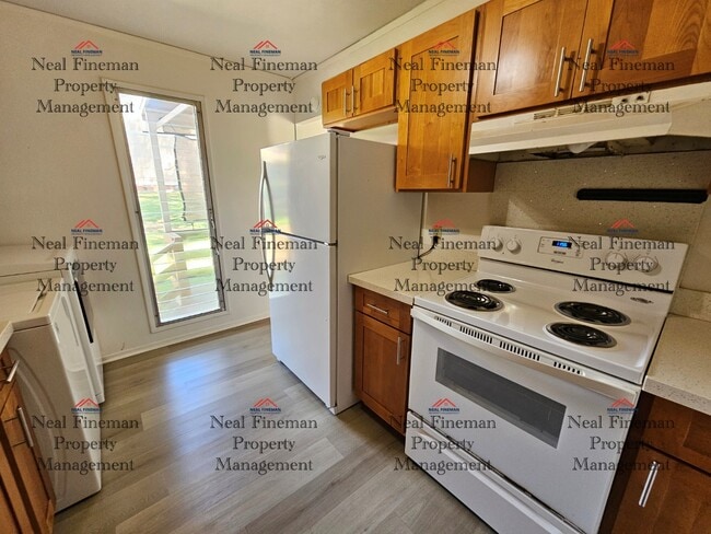 Photo - 3 bedroom, 1.5 bathroom and 2 parking condo.