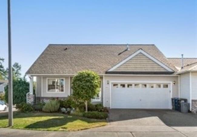 Building Photo - Spacious rambler 2 beds plus den
