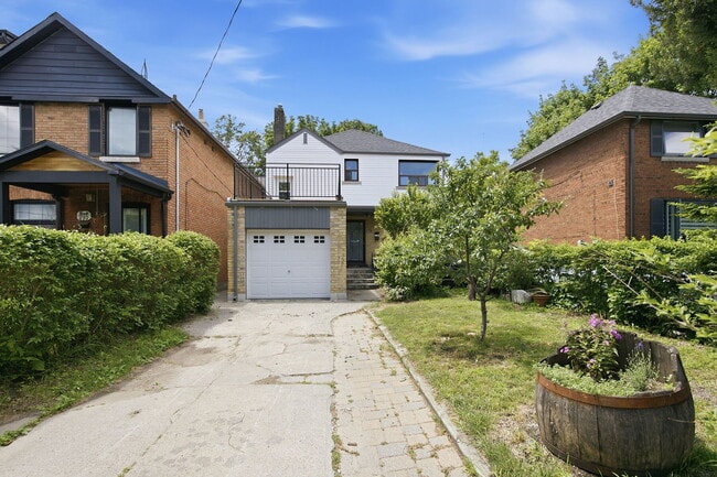 Building Photo - 676 Beresford Ave