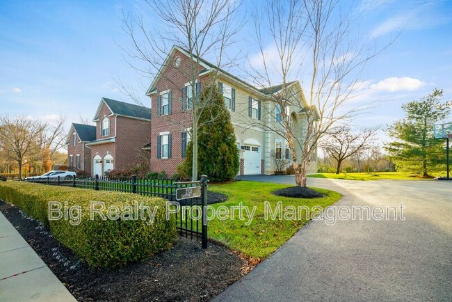 Photo - 2105 Eastport Way House