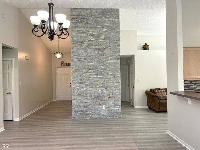 Photo - 1058 Sugar Maple Dr