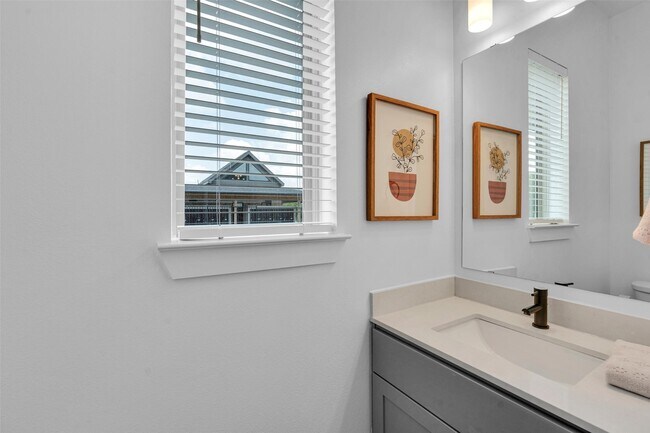Building Photo - 1440A Forward Dr Rental