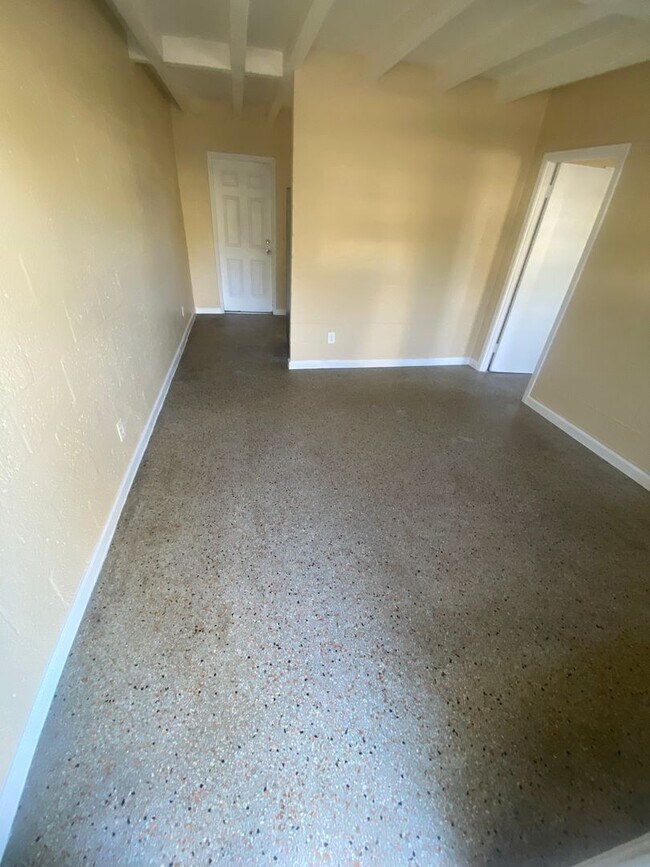 Photo - 2723-2723 Georgia Ave Unidad 2721 Georgia Ave