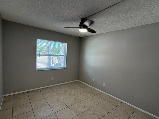 Photo - 2 Bed/1 Bath - Unit C3 Unit C3
