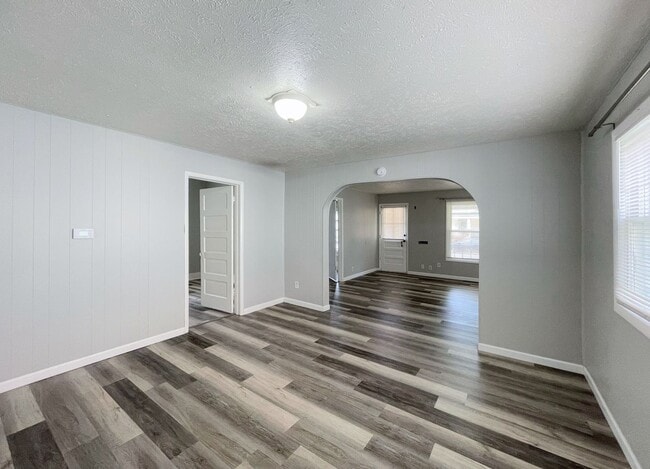 Photo - Spacious 3 bedroom home