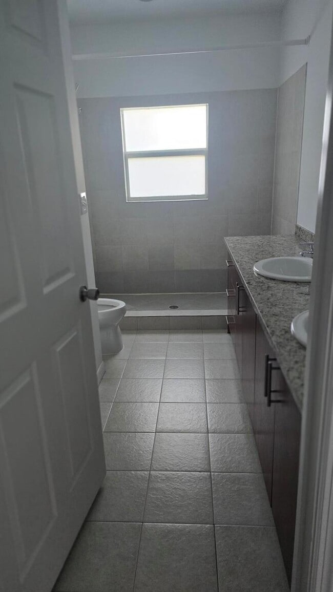 Photo - 408 SW 9th St
