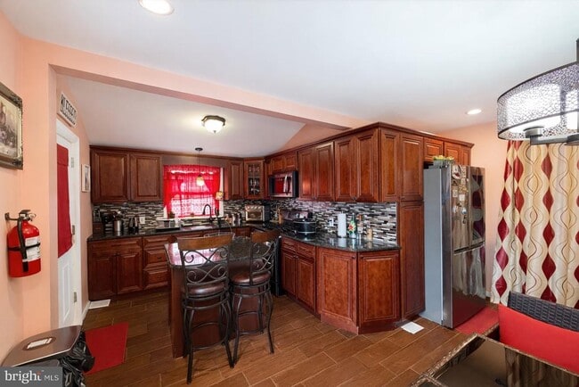 Photo - 1045 Quinton Ave