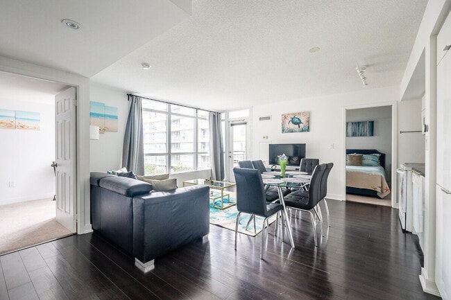 Photo - 129 Fort York Blvd Unit ID1345962P