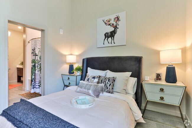 2BR, 2BA - 1117 SF