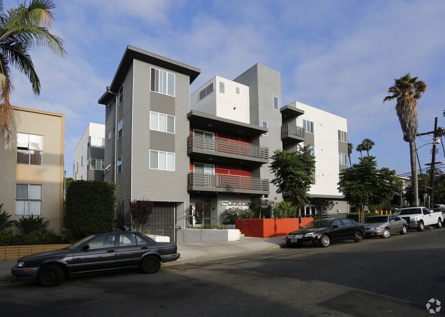 Building Photo - 1555 Gordon St Rental