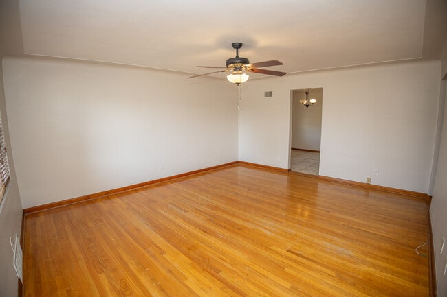 Photo - 1706 Stadium Blvd