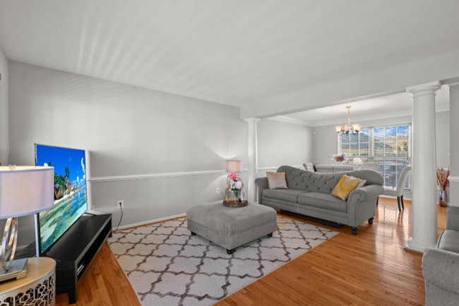 Photo - 13810 Mapledale Ave