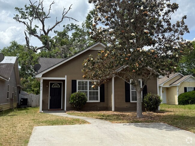 Building Photo - 3 Bedroom/2 Bath Home in Valdosta