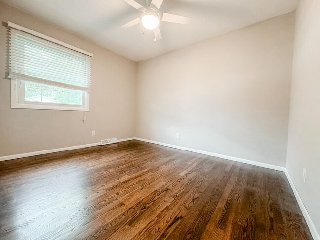 Photo - 202 S Walbridge Ave
