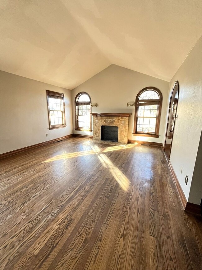 Photo - Large 3 Bed 1 Bath