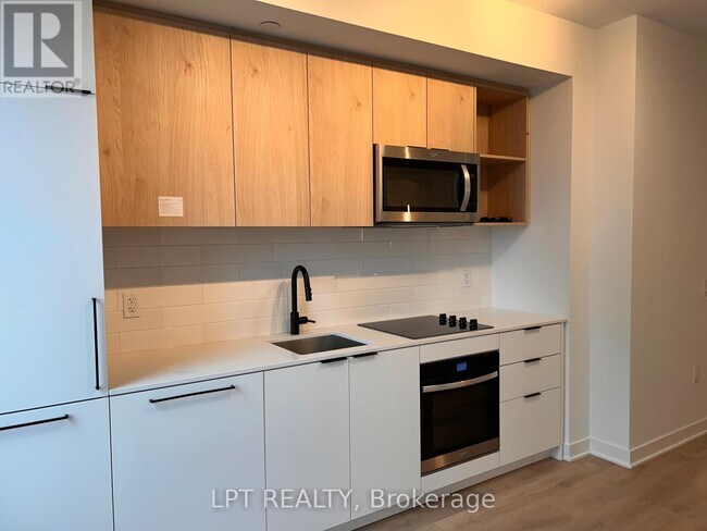 Photo - 1185 Dupont St Unit 609